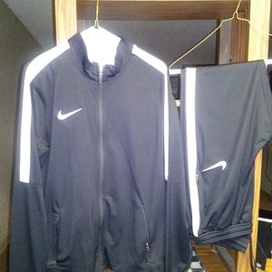 Dri fit nike sweat suit